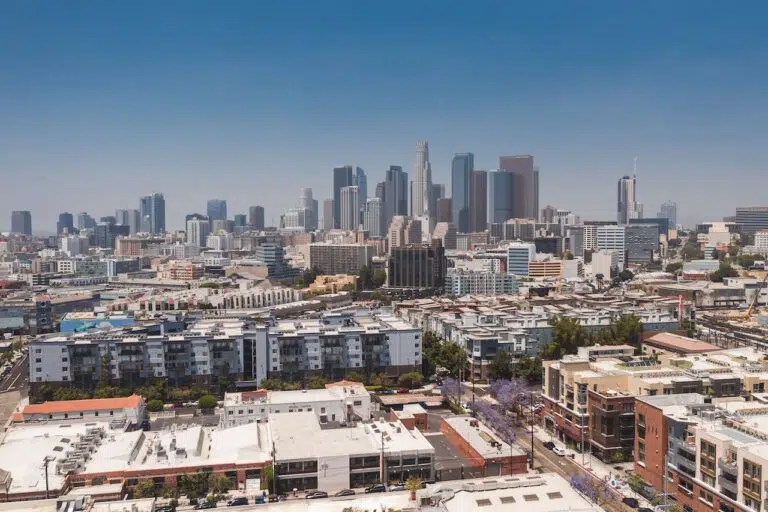 Moving to Los Angeles Alone: Complete Guide